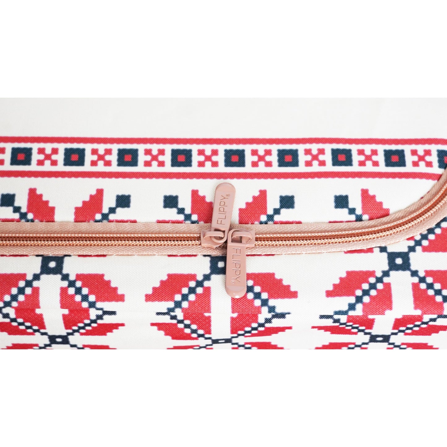 Cutie depozitare pliabila cu sigiliu, AngelBear,100 L din Bumbac si In, 60X42X40 cm, Fereastra Frontala, 2 Usi de Acces cu Fermoar Bidirectional, Cadru Metalic, Suport Baza Stabil din Plastic, Motiv Traditional Model 2