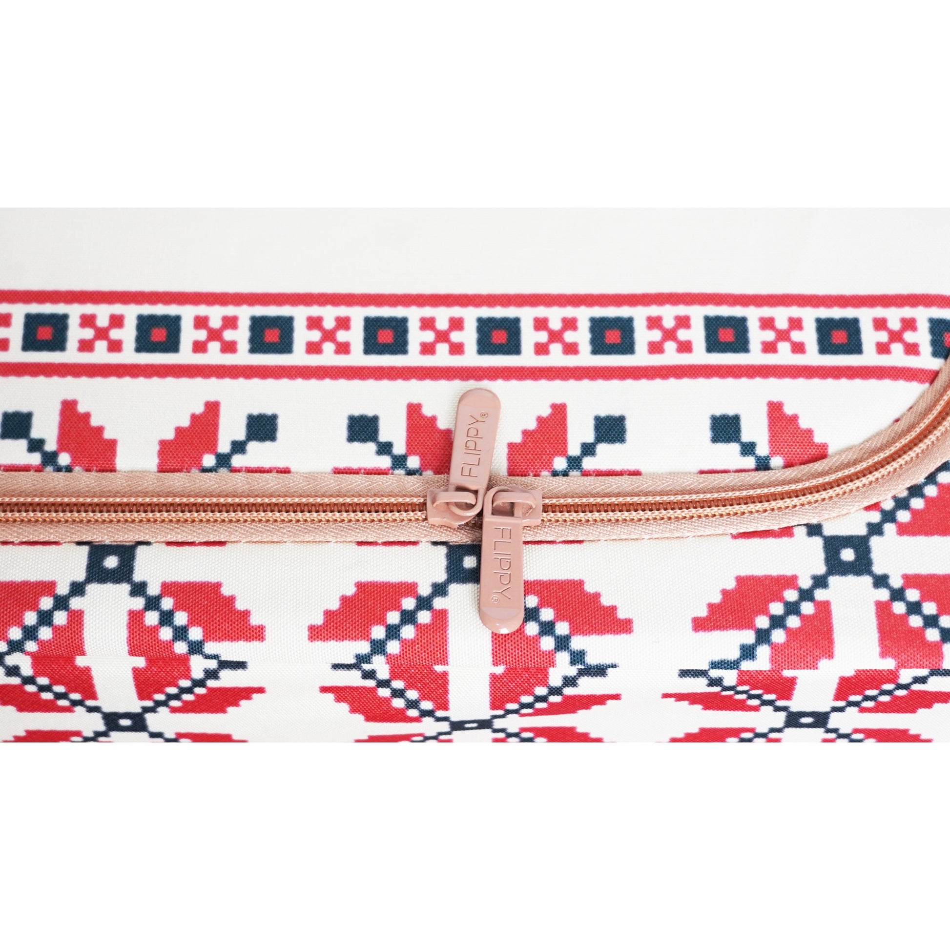 Cutie depozitare pliabila cu sigiliu, AngelBear,100 L din Bumbac si In, 60X42X40 cm, Fereastra Frontala, 2 Usi de Acces cu Fermoar Bidirectional, Cadru Metalic, Suport Baza Stabil din Plastic, Motiv Traditional Model 2